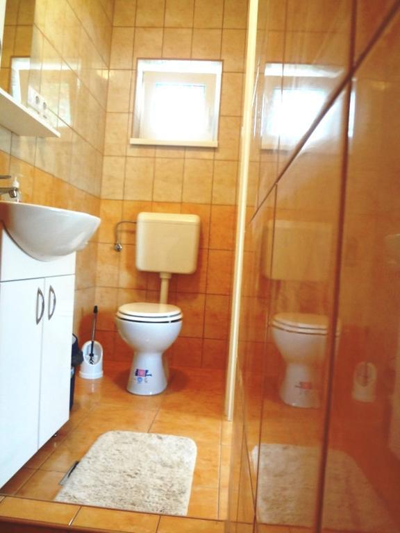 Horvath Apartmanhaz 欧罗什哈佐 外观 照片
