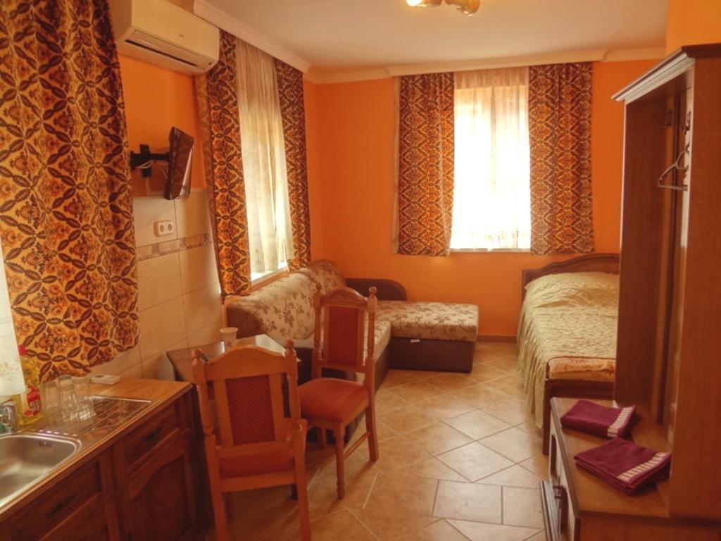 Horvath Apartmanhaz 欧罗什哈佐 外观 照片