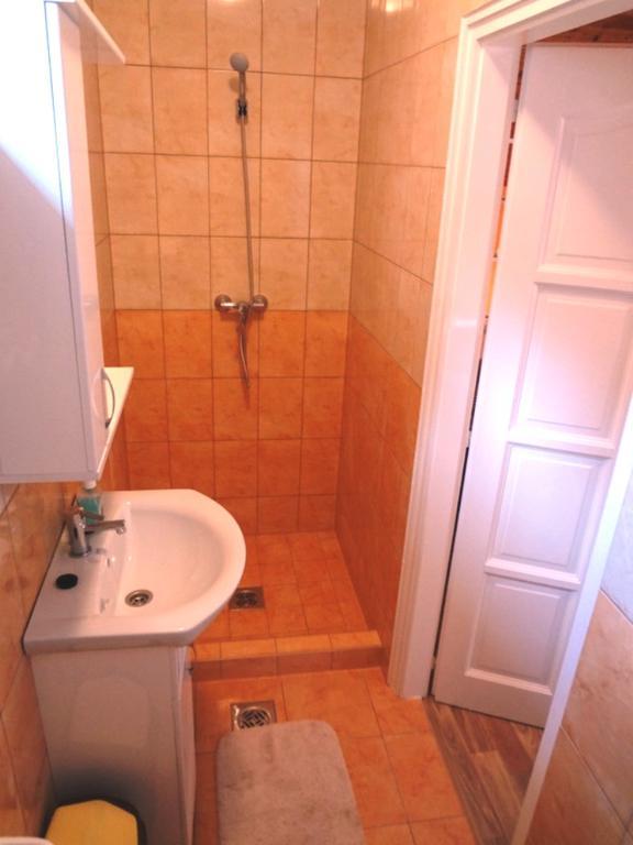 Horvath Apartmanhaz 欧罗什哈佐 外观 照片